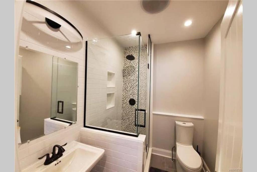 Luxury Private Home In The Heart Of 나이아가라폴스 외부 사진